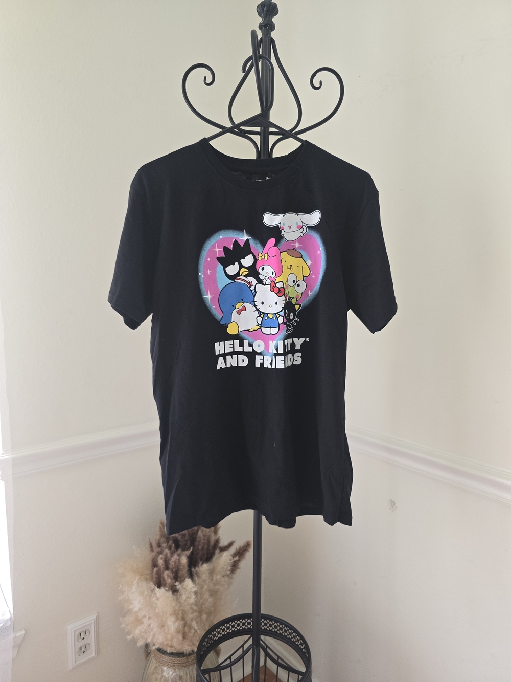 Sanrio Black Hello Kitty and Friends Graphic Tee Sz Large